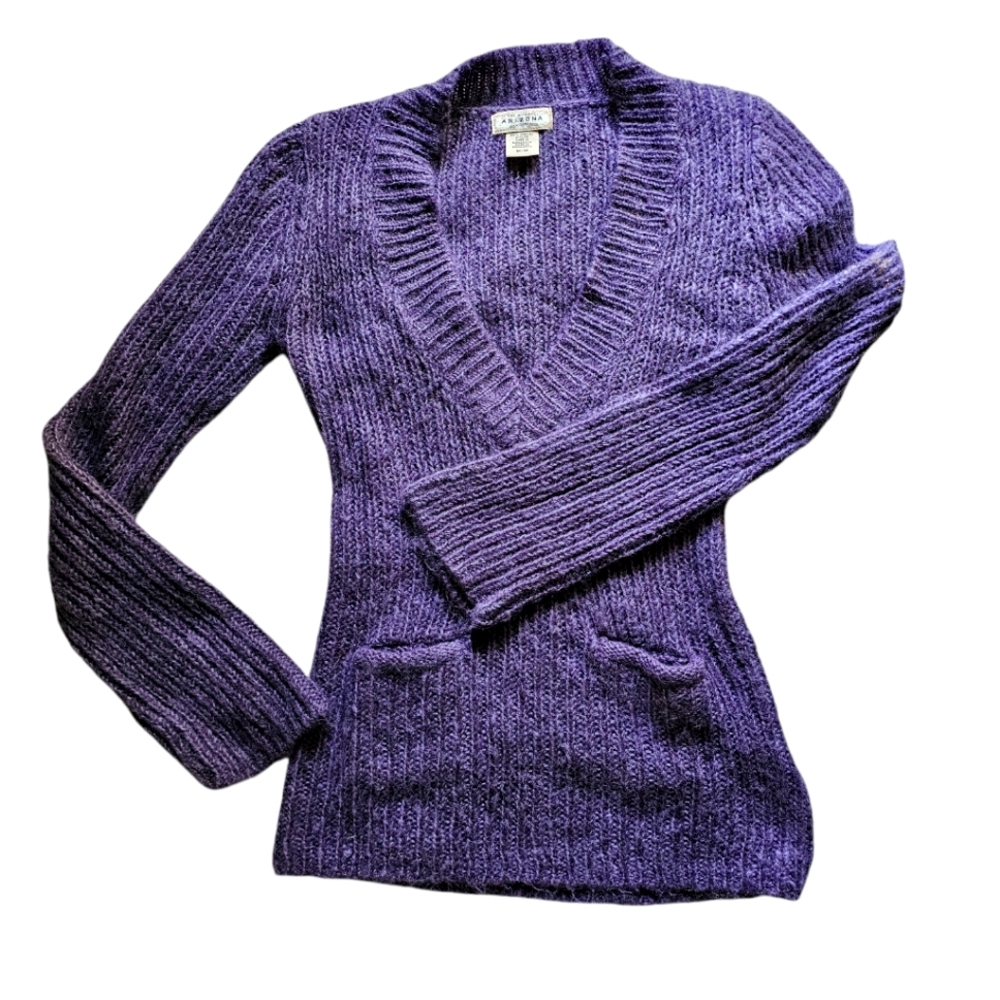 Arizona v neck sweater M